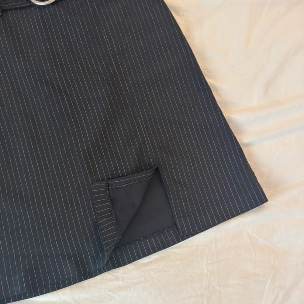 Pinstriped‎ Y2K Midi Skirt with belt - Picture 3 of 6